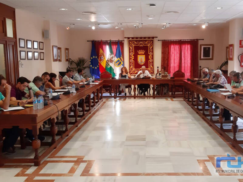 El primer Consejo Escolar Municipal de curso en Chipiona establece el 31 de octubre, el 5 de diciembre y el 14 de abril como días no lectivos