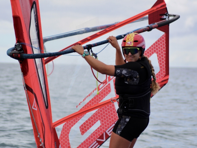 Pilar Lamadrid se estrena en los iQFoil International Games 2023