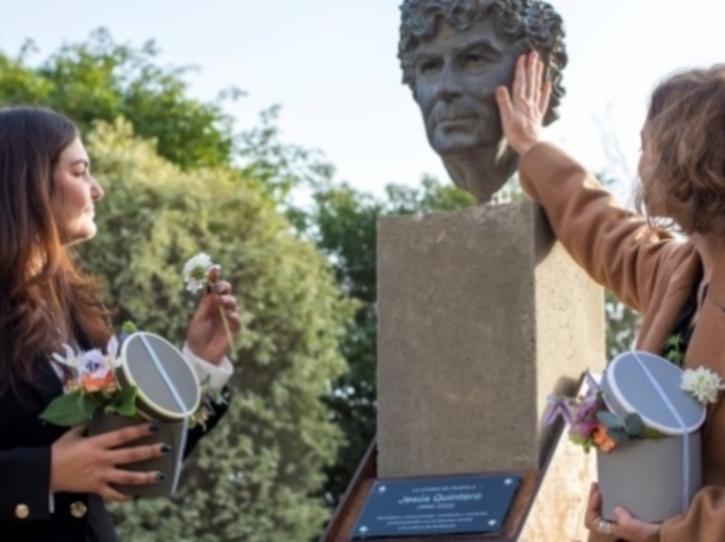Jesús Quintero ya tiene su escultura en Huelva