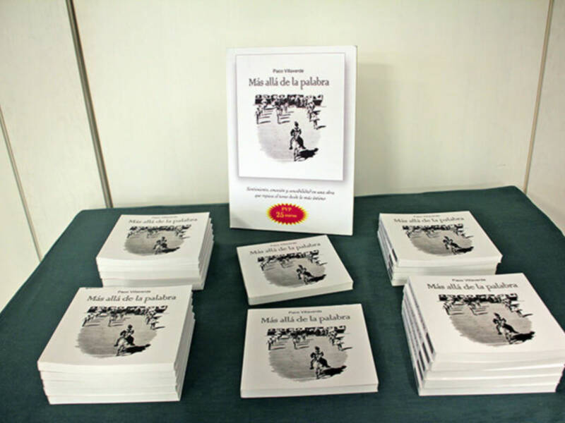 El libro más allá de la Palabra se presentó en Sevilla, como padrino José Antonio Campuzano 