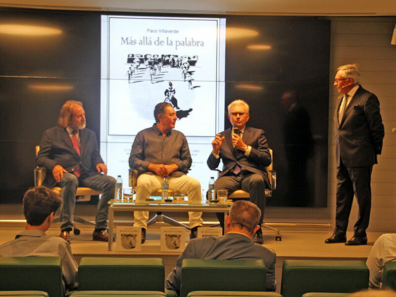 En esta presentación del libro, que contó con José Antonio Campuzano como padrino, 