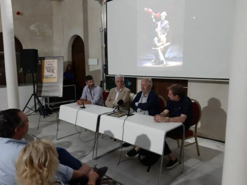La proyección de la película ‘La Duquesa Roja’ pone hoy el punto y final al programa homenaje al actor gaditano Ramón Rivero en Chipiona