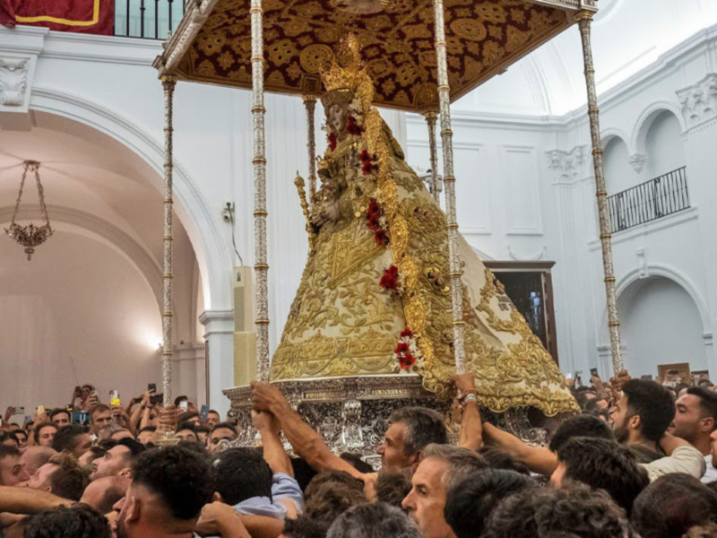 El tradicional "Salto de la reja", un año más en directo por Canal Sur