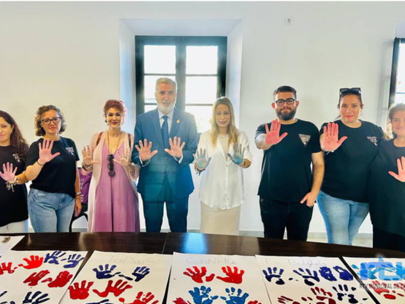 La Delegación de Educación realiza un acto contra el bullying en el que ha participado la comunidad educativa y la asociación anti bullying de Sanlúca