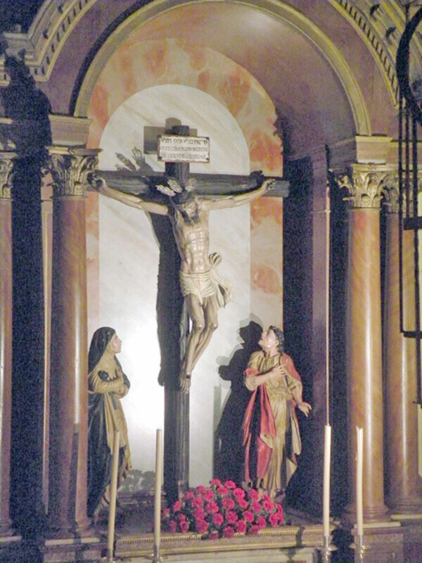 La Agrupación Cristo del Buen Fin  celebra la misa de Réquiem, en la Parroquia de Ntra. Sra. de la Asunción de Alcalá del Río