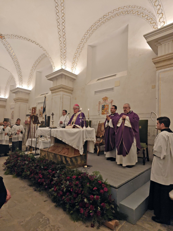 Vía Crucis en la Casa de Pilatos, contando con la participación directa del Consejo General de Hermandades y Cofradías de Sevilla. 