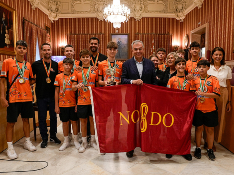 Recepción en el Ayuntamiento de Sevilla al Club Voley Palestra tras su victoria en el campeonato de España 2024