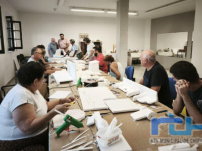Una quincena de personas participan en Chipiona en un curso que fomenta el belenismo