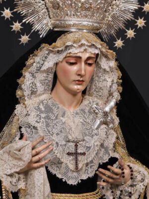 María Santísima de las Angustias luce su atuendo de luto en memoria de los difuntos ilipenses