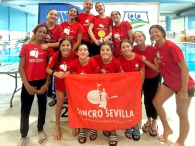 Pleno del Club Natación Sincro Sevilla en el inicio del curso 2025/26 