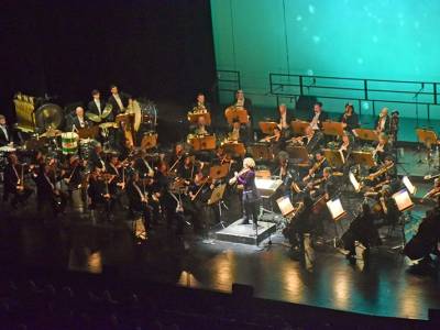 . Fibes se rinde a la emoción de ‘Reza Sevilla’ en una noche de fe, música y memoria