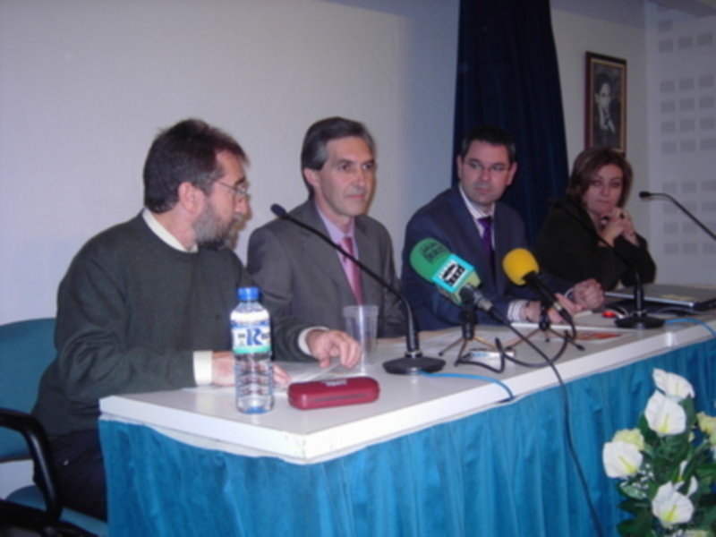 El delegado del Gobierno de la Junta en Sevilla inauguró las I Jornadas Interculturales del CEP de Lora del Río