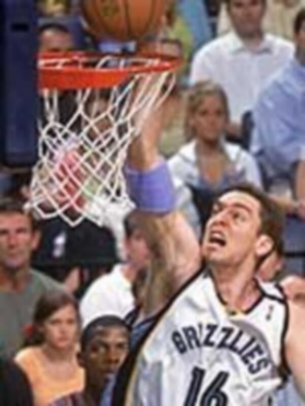 Gasol no pudo romper el maleficio del Pepsi Center