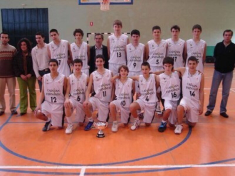 El Caja San Fernando se alza con el VIII Torneo de Reyes Magos de Baloncesto Infantil Masculino de Lora del Río