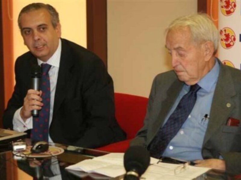 D. Ernesto Segura de Luna inaugura el I Master de Periodismo Especializado en Baloncesto