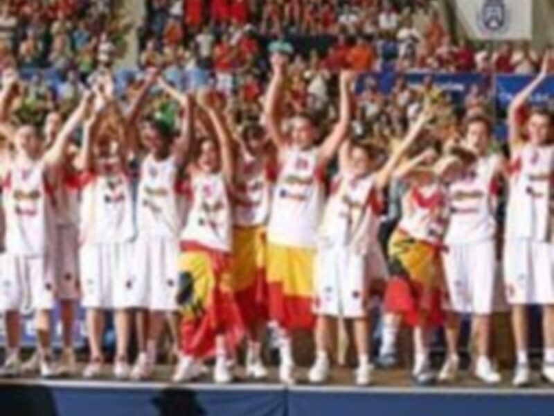 Las juniors se cuelgan el oro tras batir a la potente Serbia y Montenegro (78-74)