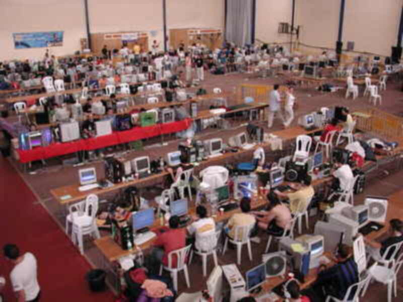Lan Party Gines concluye con un gran éxito de participación