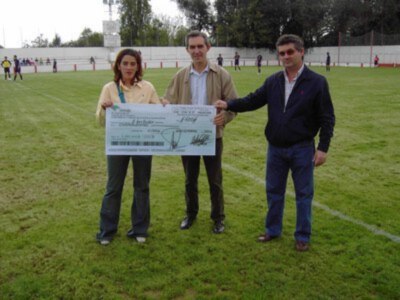 Inauguración de lujo del nuevo césped natural del Campo de Fútbol de Nuestra Señora de Setefilla de Lora del Río