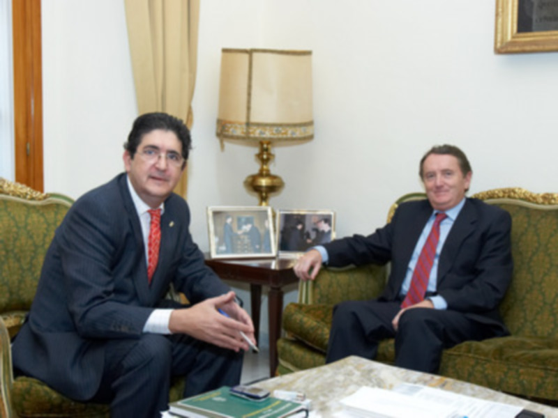 El nuevo Representante del Poder Judicial visitó el Colegio de Abogados de Sevilla
