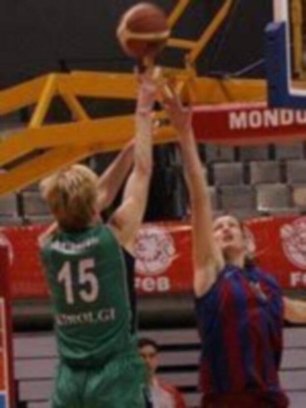 Hondarribia Irún  UB FC Barcelona: Antoja y Page matan al Barça (66-61)
