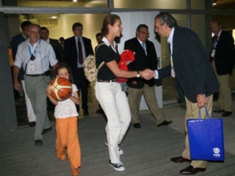 EL PRÍNCIPE FELIPE Y LA INFANTA ELENA ACUDEN A ANIMAR A ESPAÑA ANTE RUSIA 
