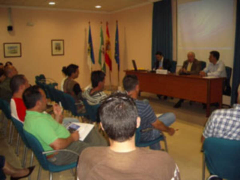 ALCOPROMI de Chipiona celebra jornada formativa con la colaboración de empresarios provinciales y ayuntamiento.