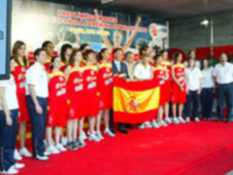 Madrid se vuelca con la selección femenina, que busca una plaza para Pekín 2008