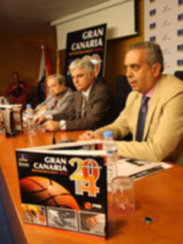 Sáez avala la candidatura canaria a subsede del Mundial 2014