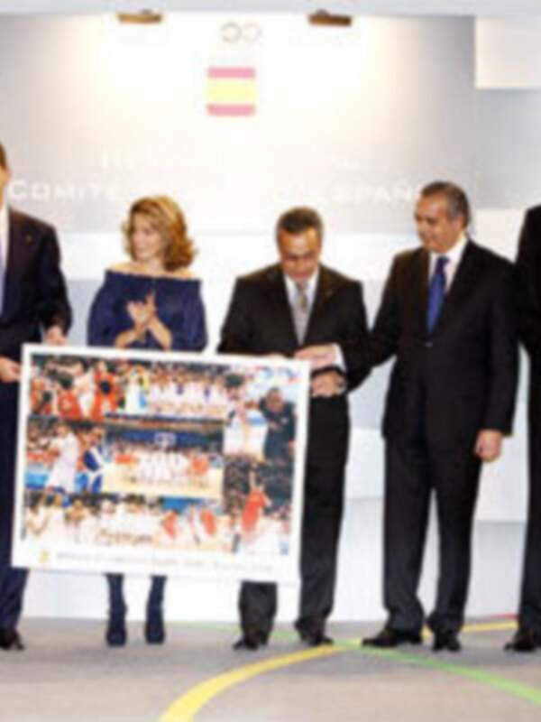 Los Príncipes entregan la distinción del COE a los medallistas de Pekín