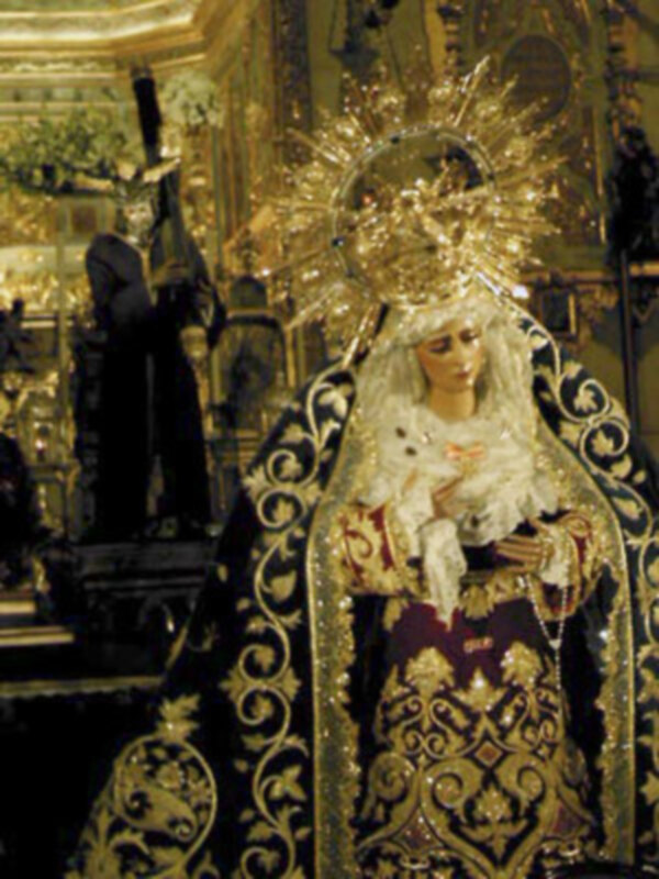 Hoy comienza  el Solemne Triduo en Honor y Gracia de la Stma. Virgen de las Angustias Coronada en la Hermandad Sacramental Los Gitanos de Sevilla.