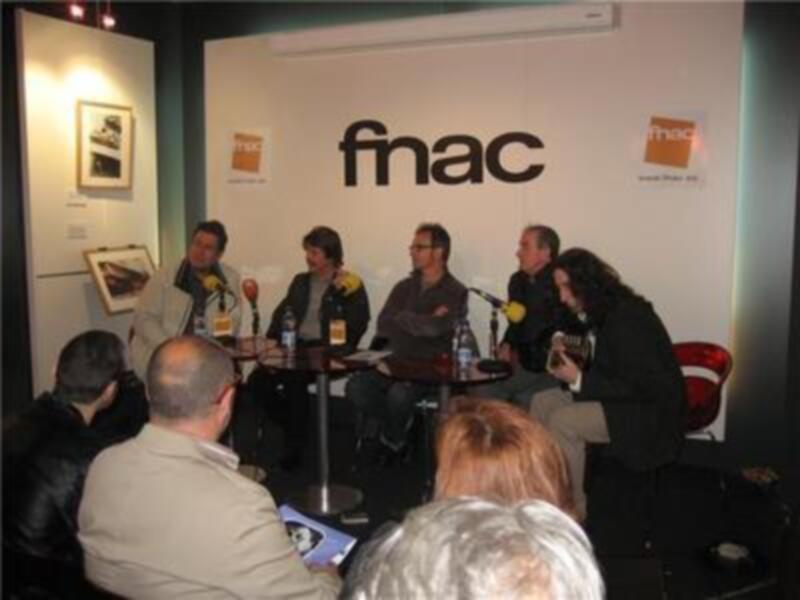 La primera jornada del homenaje a Silvio congrega a numerosos amigos y seguidores del rockero 