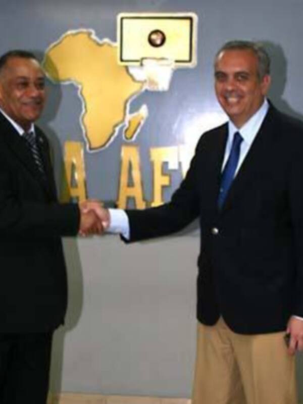 Sáez: Todos somos responsables del desarrollo del baloncesto africano