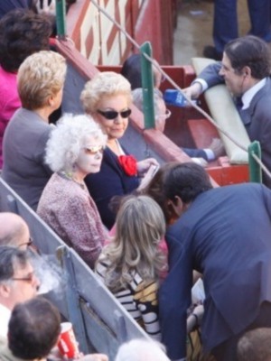 La Duquesa de Alba, fan de Cayetano en la Feria de Jerez