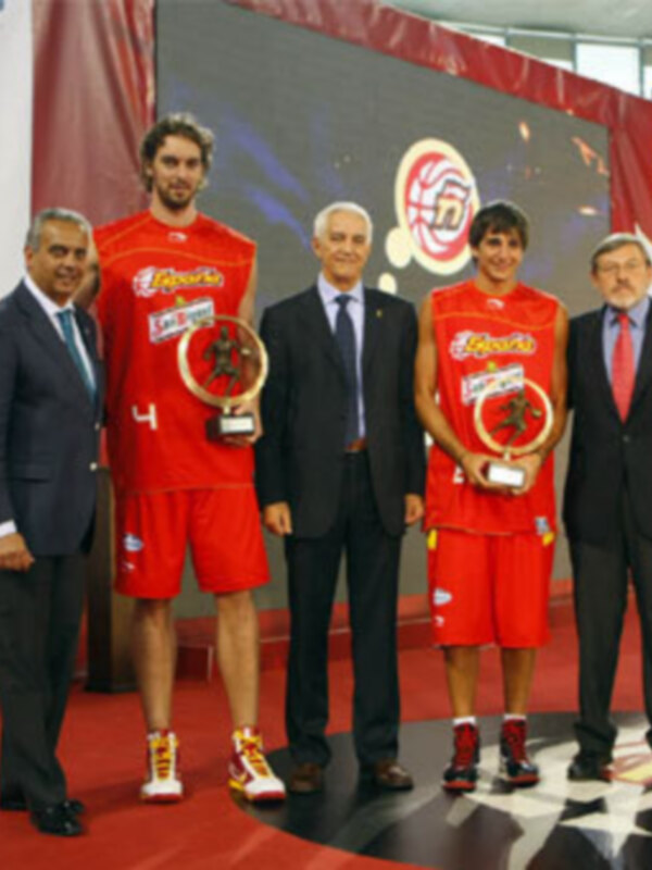 Pau y Ricky recibieron los premios de FIBA Europa como mejores jugadores de Europa 2008