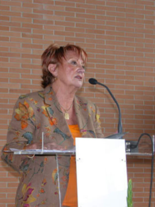 La Junta reconoce el trabajo de la presidenta de la federación de asociaciones de mujeres del Bajo Guadalquivir  en favor de la igualdad y la integración social  