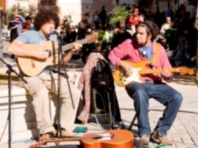 Sevilla acoge el primer concierto de Playing For Change a favor de la música callejera
