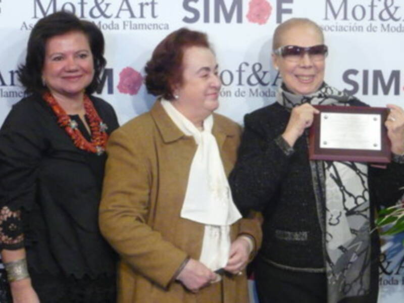 La Asociación Mof&ART rindió homenaje a Lina, 50 años de dedicación y amor a la costura flamenca