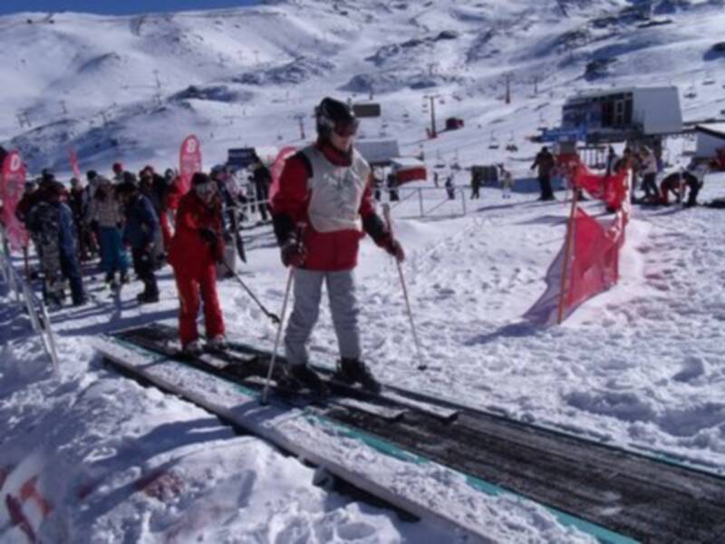 Ferrovial y Fundación Adecco unidos a Deporte y Desafío en dos semanas de esquí para personas con discapacidad 