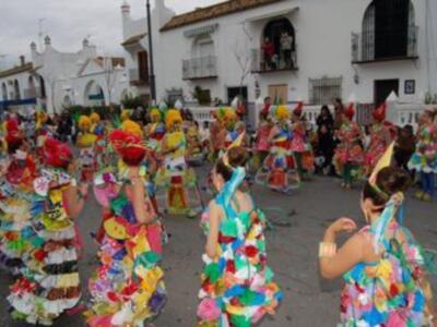 La cabalgata de carnaval puso el punto y final al fin de semana grande de la fiesta (Chipiona)