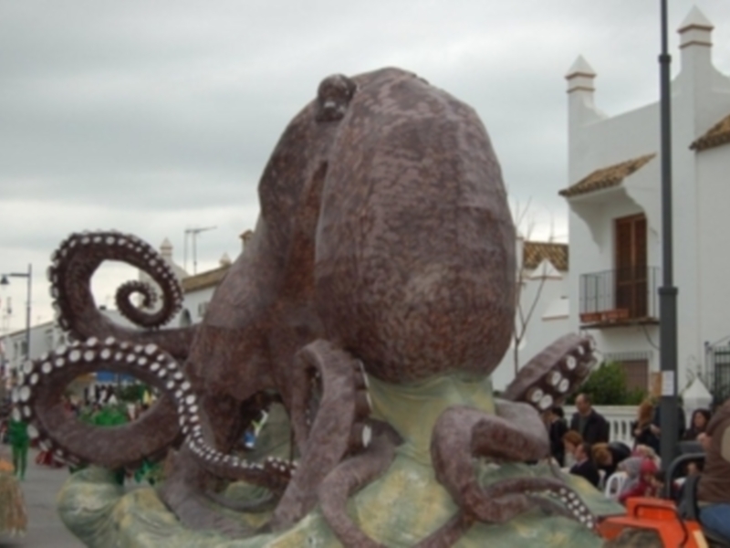 La cabalgata de carnaval puso el punto y final al fin de semana grande de la fiesta (Chipiona)