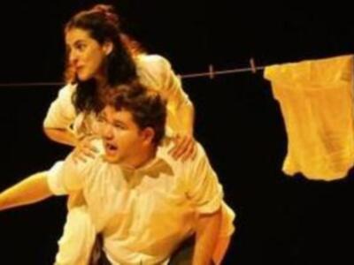 Estreno con exito de la obra 'Hacia Otóntoron' en Sevilla