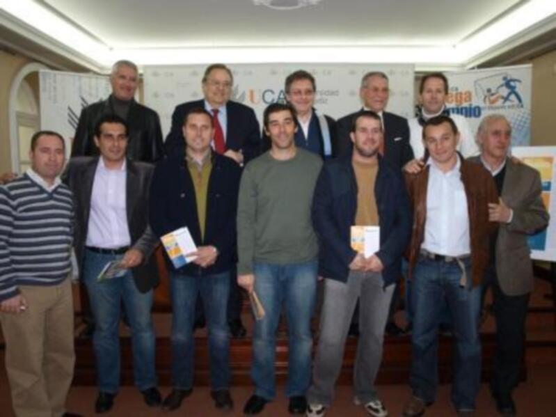 Presentado Universidad y Fútbol, nuevo número de la revista El Drago