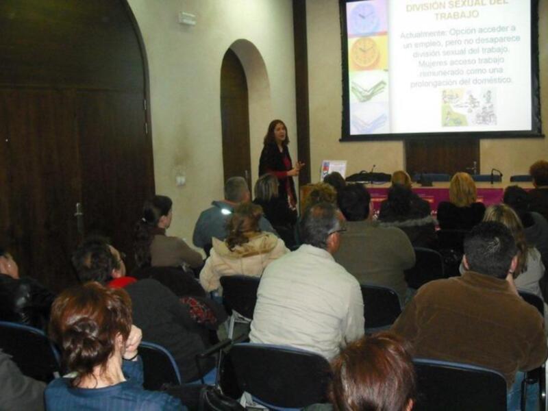Éxito de participación en el taller de la super mujer al trabajo compartido(Chipiona)
