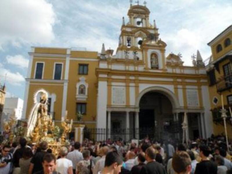 La virgen del Carmen la reina de las procesiones de gloria
