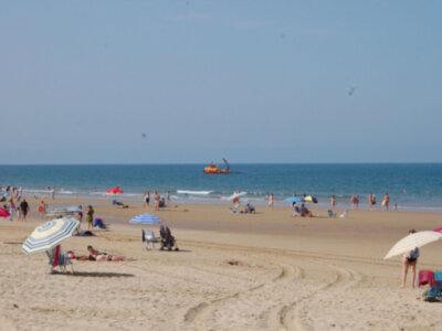 El balizamiento de las playas de Sanlúcar y Chipiona garantiza un año más la máxima seguridad de los bañistas 