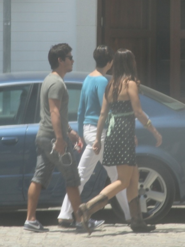 Elena Furiase ya no se esconde de las cámaras cuando pasea con su novio cubano, Leo Perrugoría.