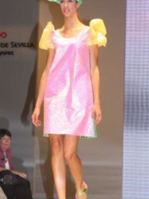 Agatha Ruiz de la Prada recibe en Sevilla un premio por su dedicación a la moda