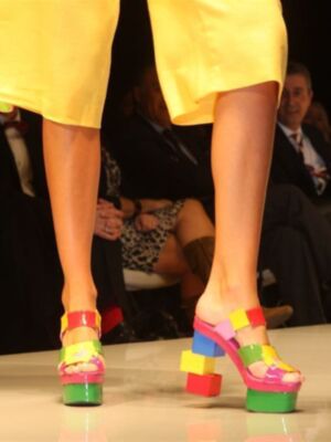 Agatha Ruiz de la Prada recibe en Sevilla un premio por su dedicación a la moda