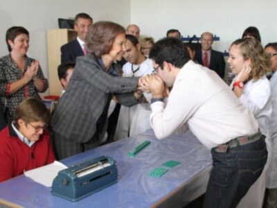 Doña Sofía Inauguró en Sevilla el primer centro para sordociegos de España