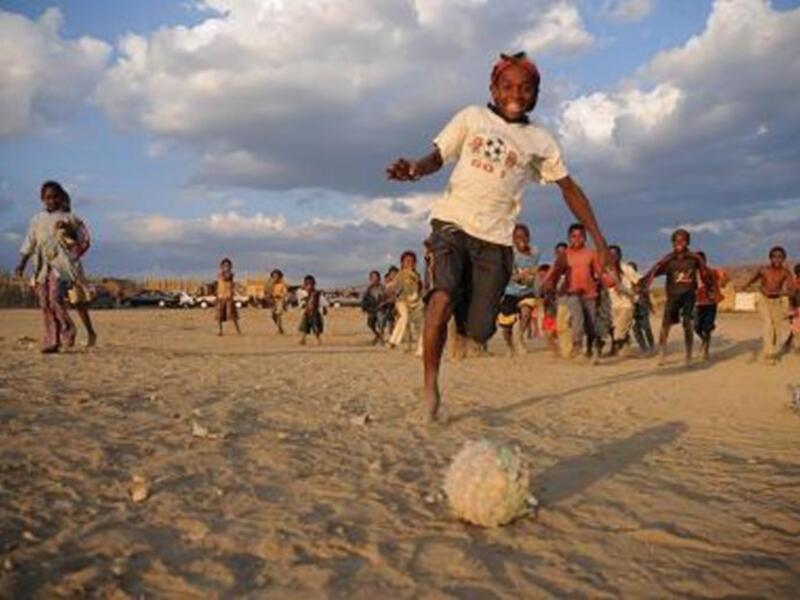 Inauguración de la exposición fotográfica Balones de África